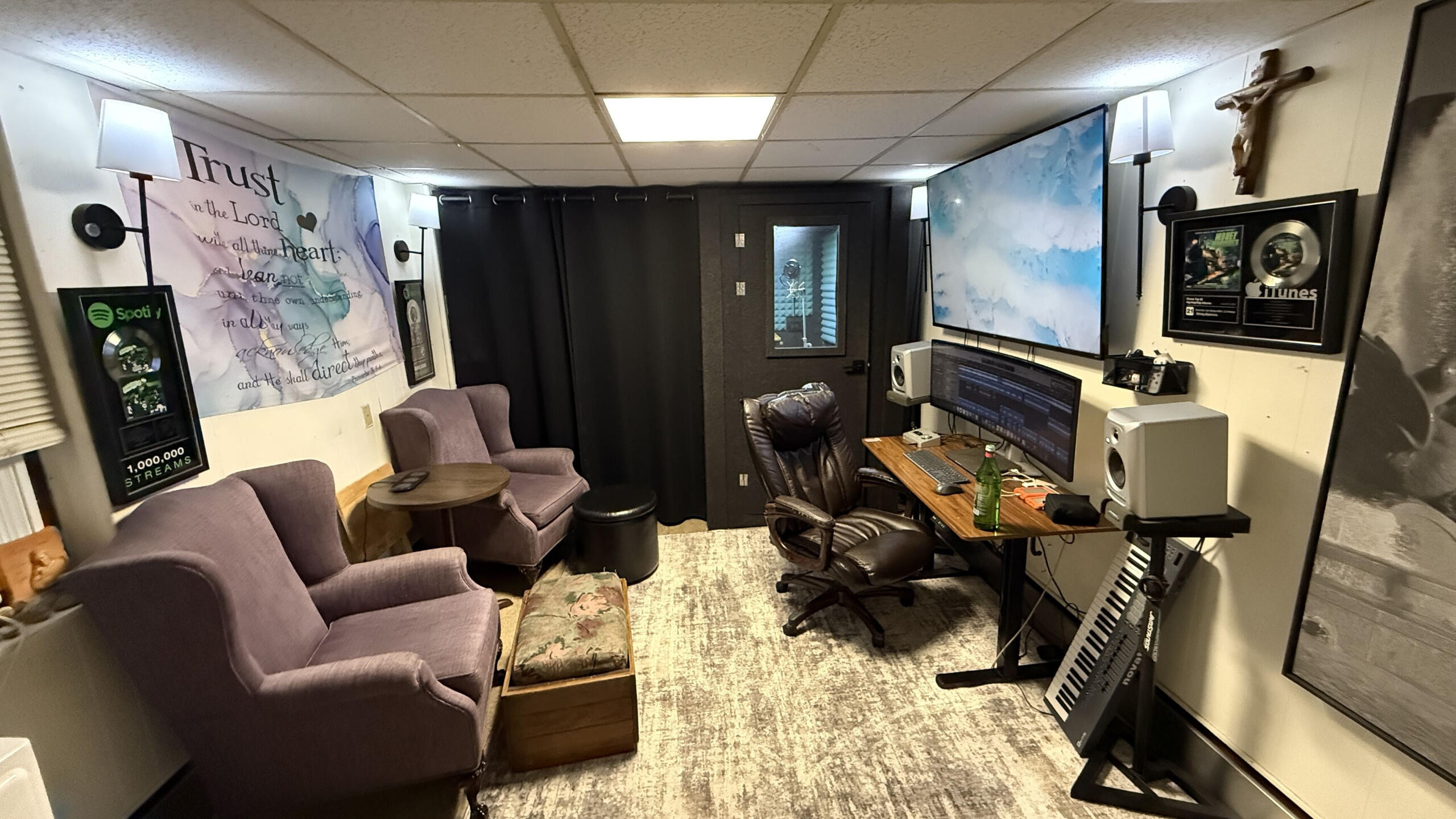 Real studio photo for Rich Minds Studio